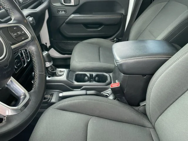 Used 2019 White Jeep Unlimited Sahara image 20