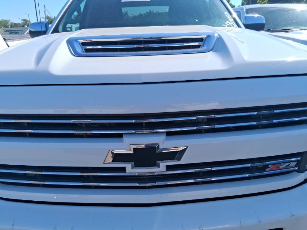 Used 2017 White Chevrolet LTZ image 2