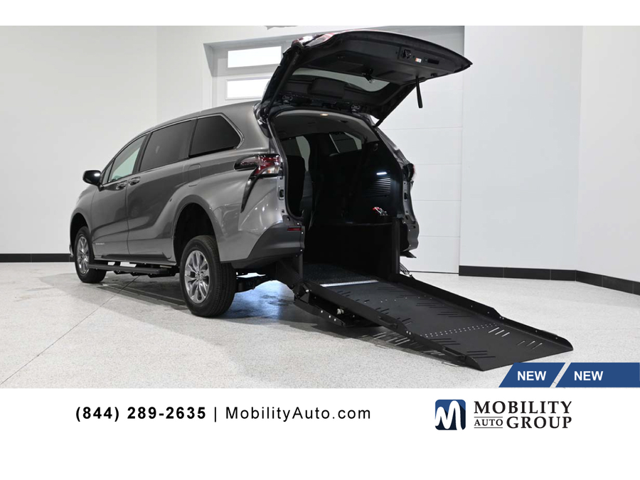 2026 Toyota Sienna LE