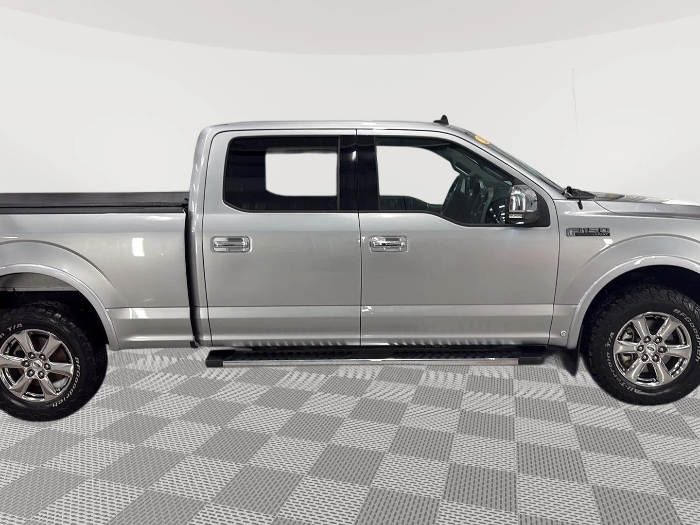 Used 2020 Iconic Silver Ford XL image 4