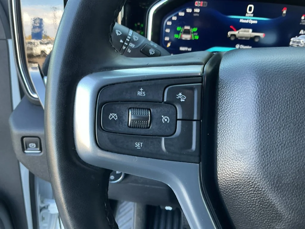 Used 2026 Summit White Chevrolet LT image 26