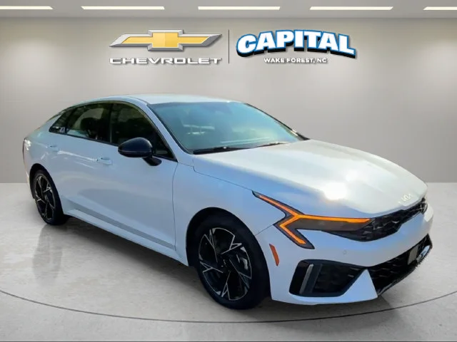 Used 2025 White Kia GT-Line image 7