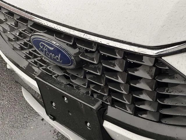 Used 2023 Oxford White Ford Active image 5