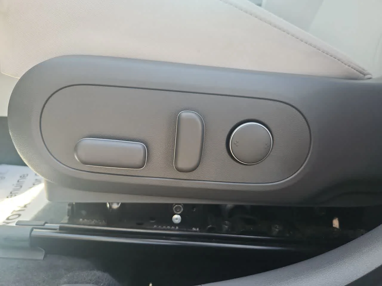 2025 Hyundai Kona SEL - Photo 13