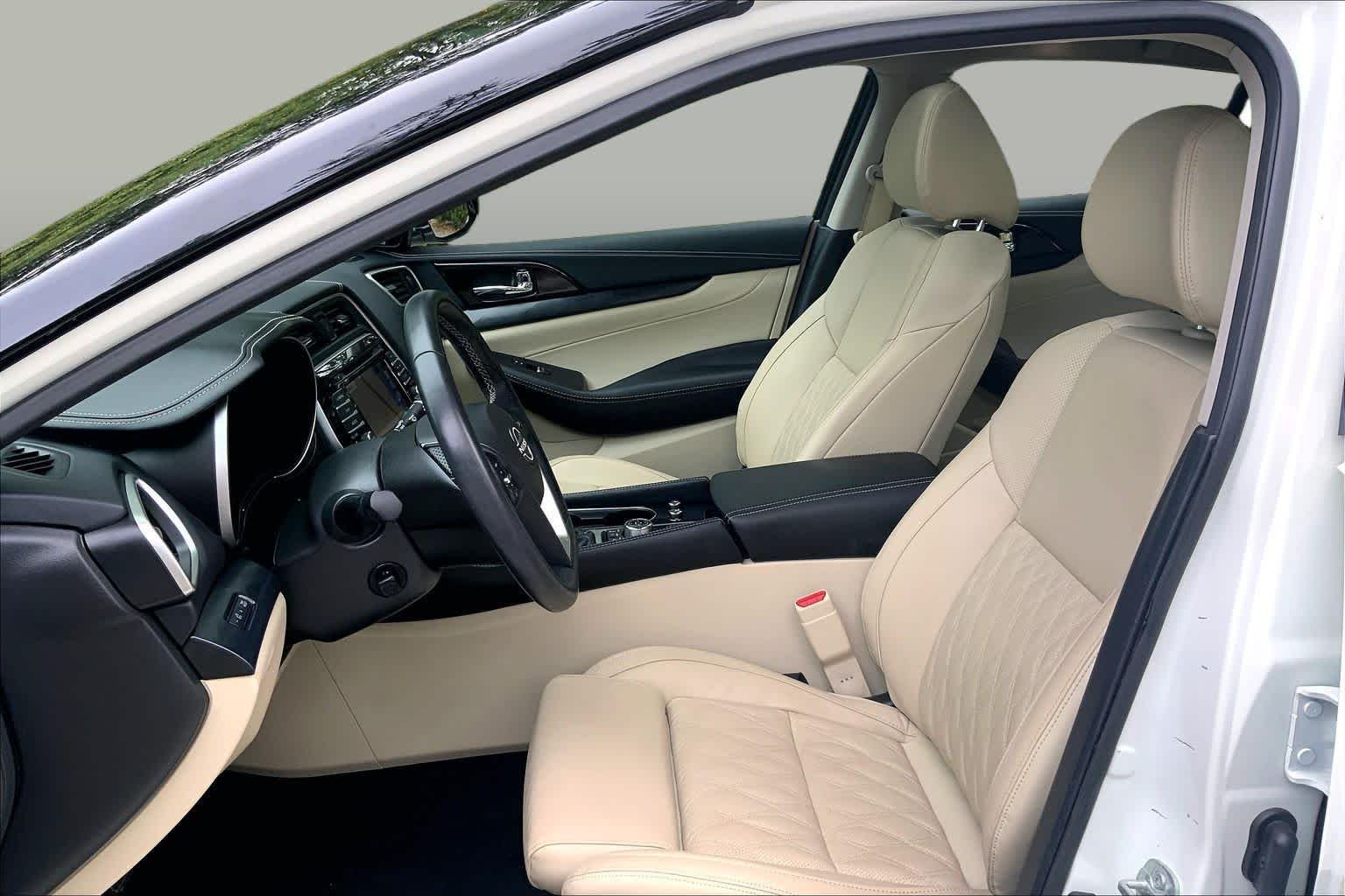 Used 2023 Pearl White Tricoat Nissan Platinum image 8