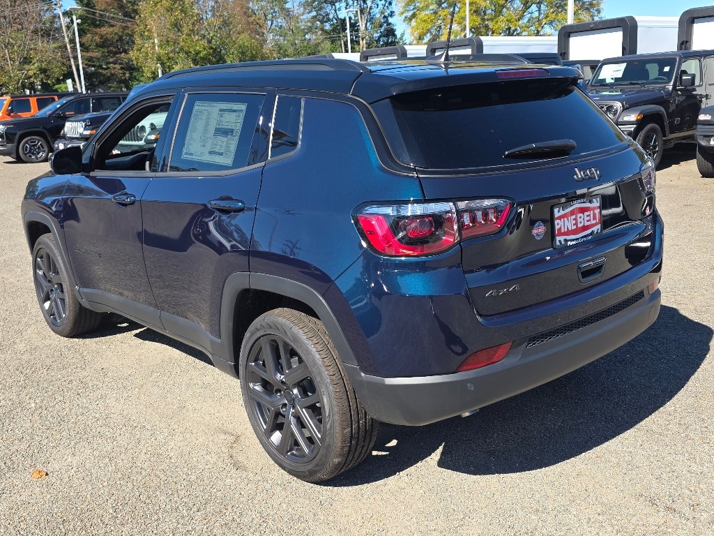 New 2026 Fathom Blue Pearl-Coat Exterior Paint Jeep Limited image 10