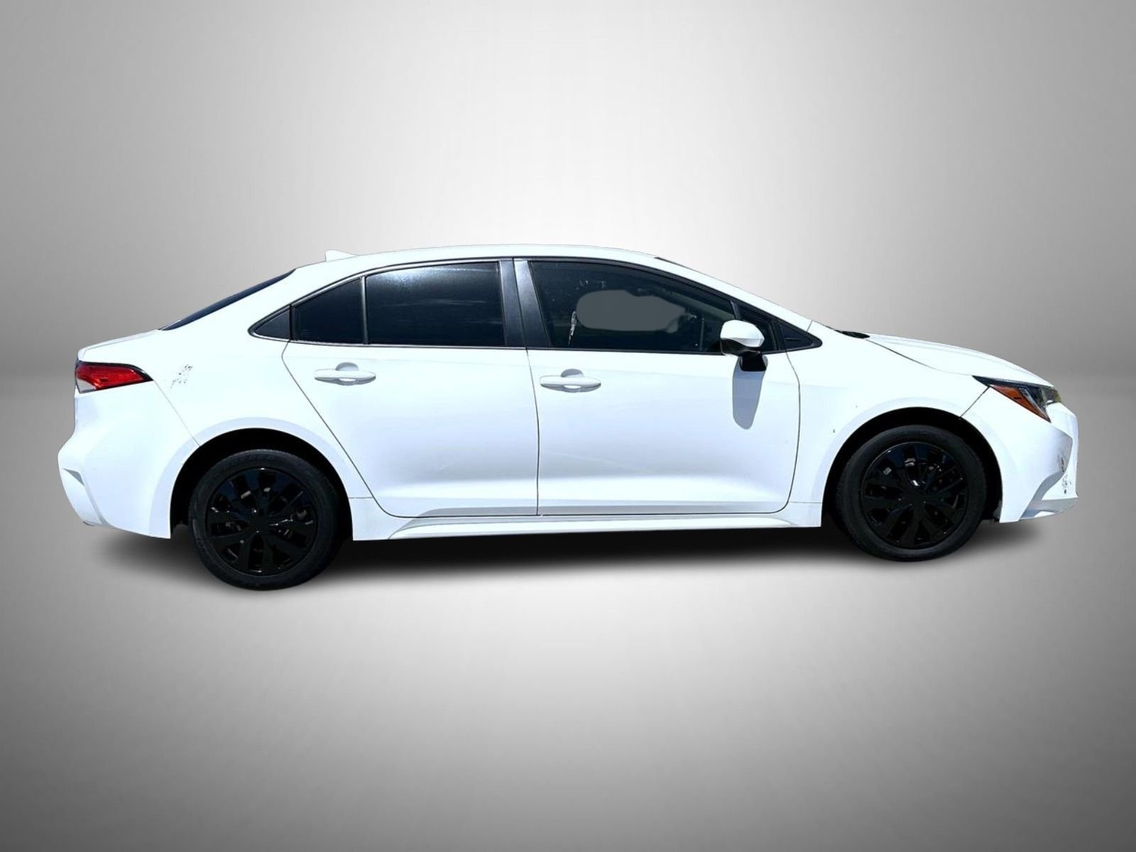 Used 2020 White Toyota LE image 4