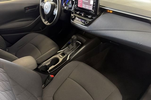 Used 2022 Wind Chill Pearl Toyota LE image 20