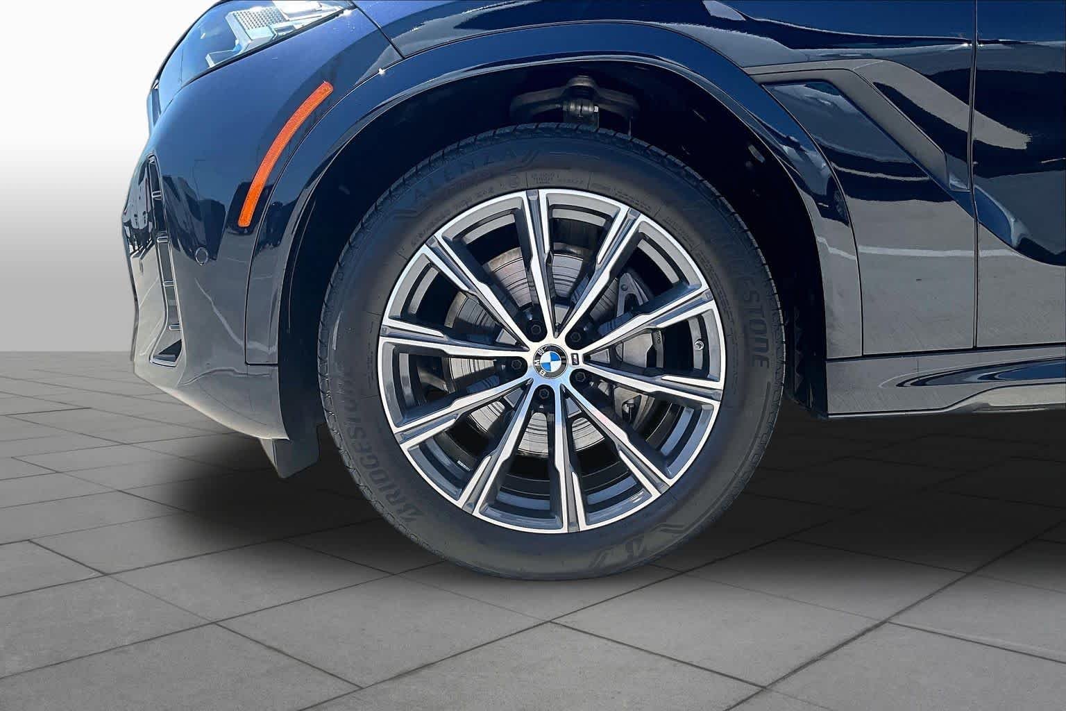 Used 2026 Carbon Black Metallic BMW xDrive40i image 10