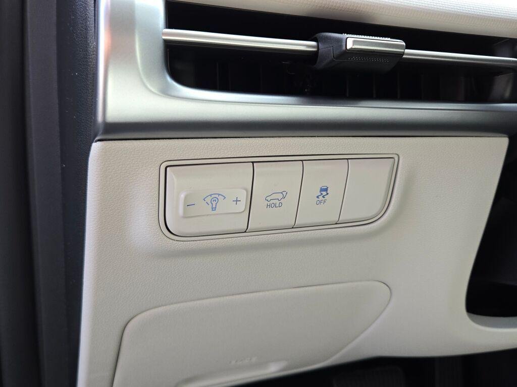New 2026 Silver Hyundai SEL AWD image 25