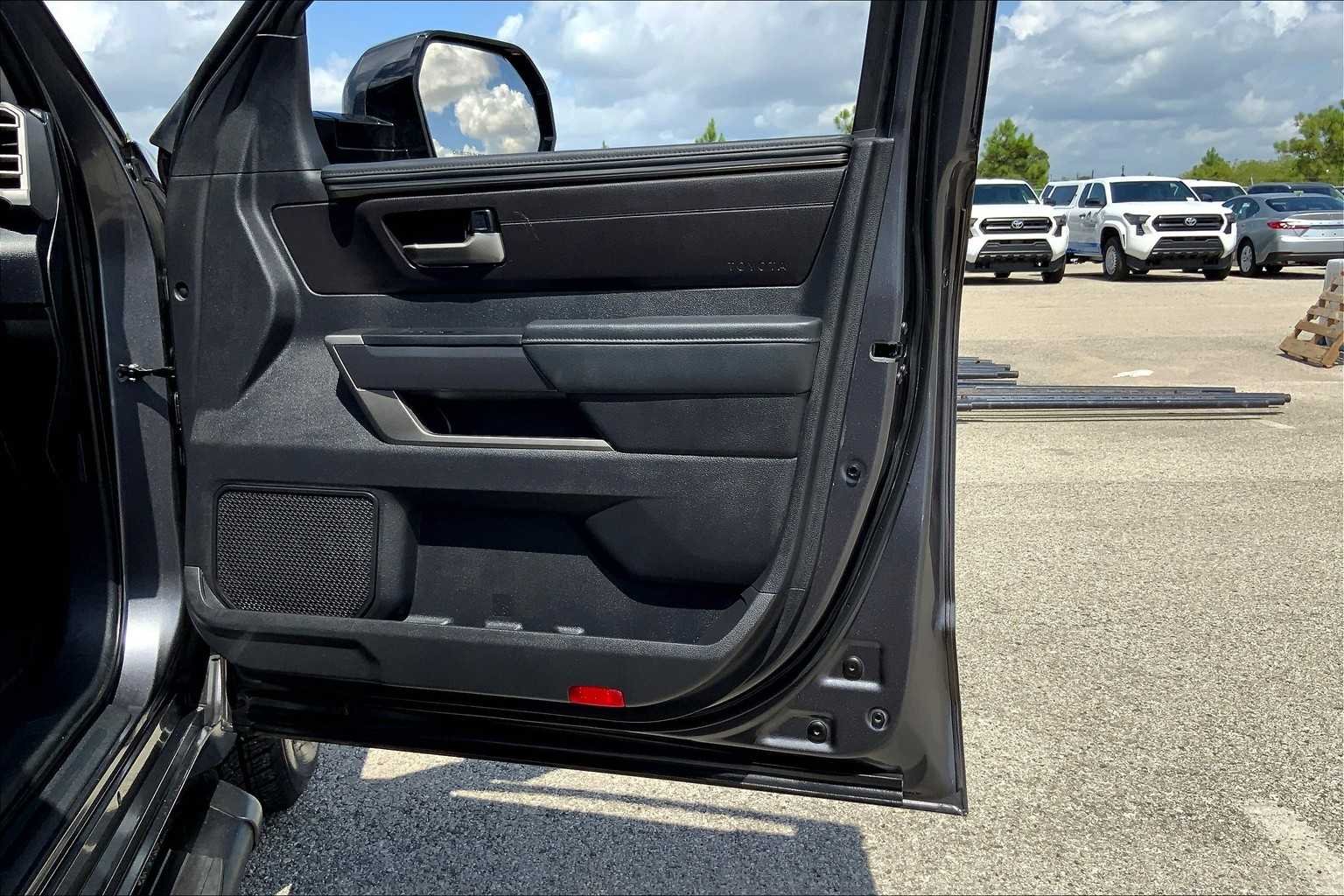 Used 2022 Magnetic Gray Metallic Toyota SR5 image 22