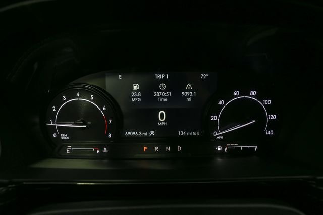 Used 2022 White Lincoln Standard image 31