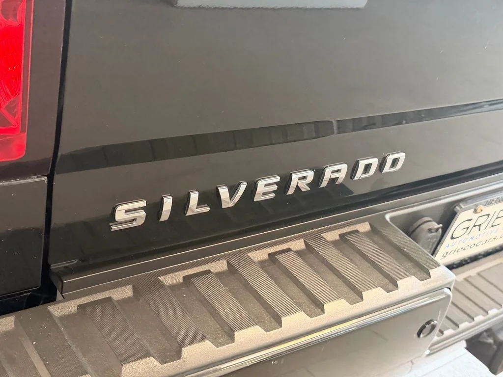 Used 2015 Black Chevrolet LT image 12