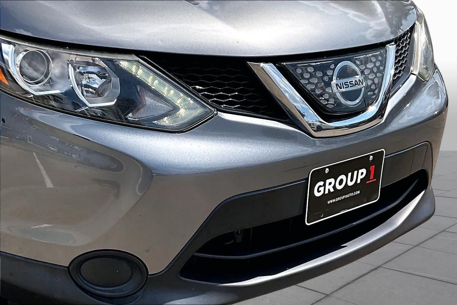 Used 2018 Gun Metallic Nissan S image 30