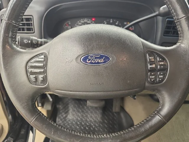 Used 2005 Black Clearcoat Ford Limited image 27