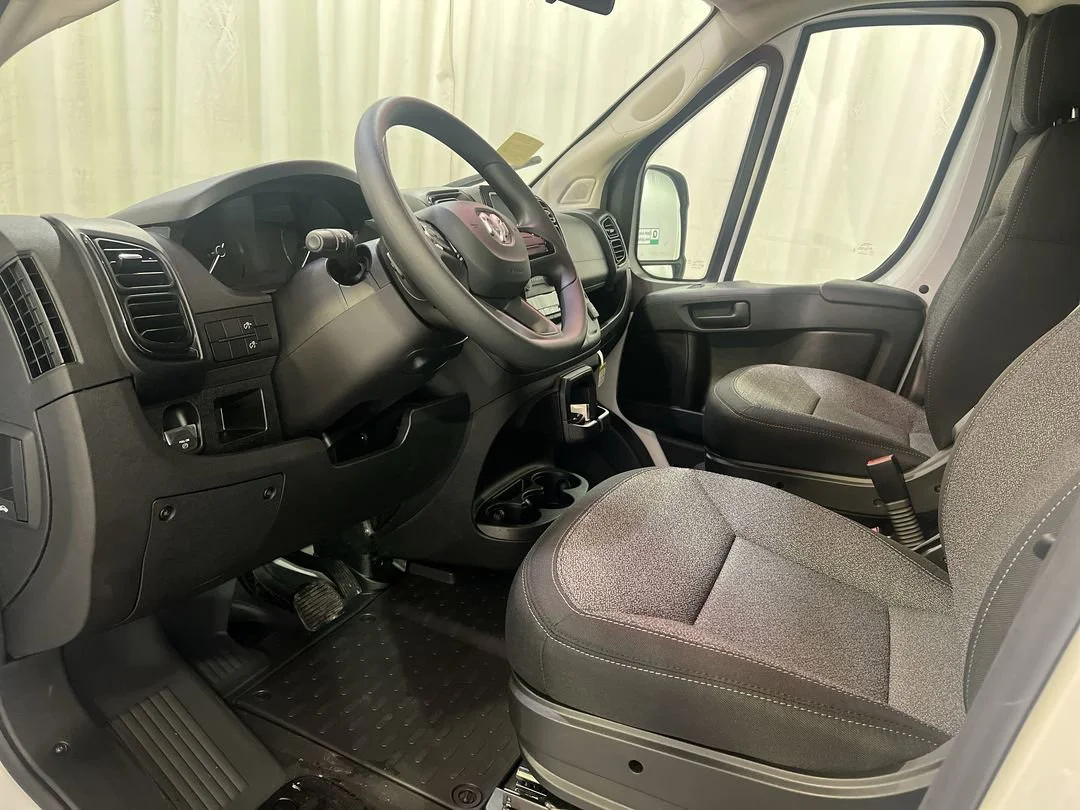 New 2026 Bright White Clear-Coat Exterior Paint RAM Tradesman 1500 Low Roof 118 WB w/Pass Seat image 13