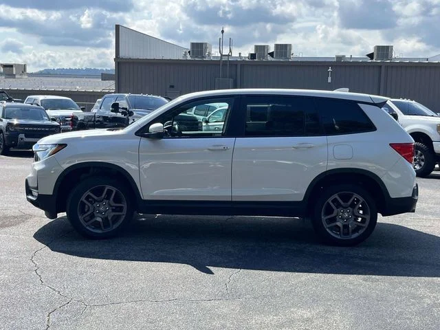 Used 2023 White Honda EX-L image 7