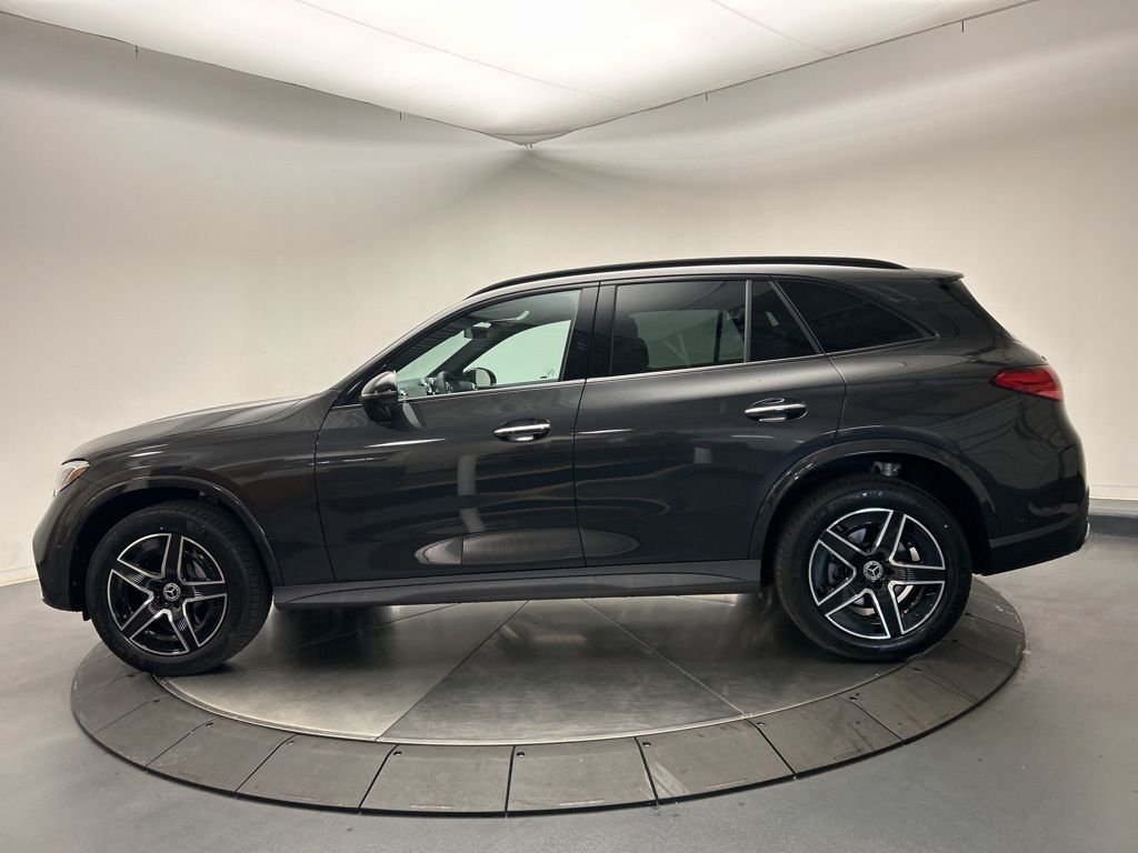 Used 2026 Graphite Grey Metallic Mercedes-Benz GLC 300 image 4