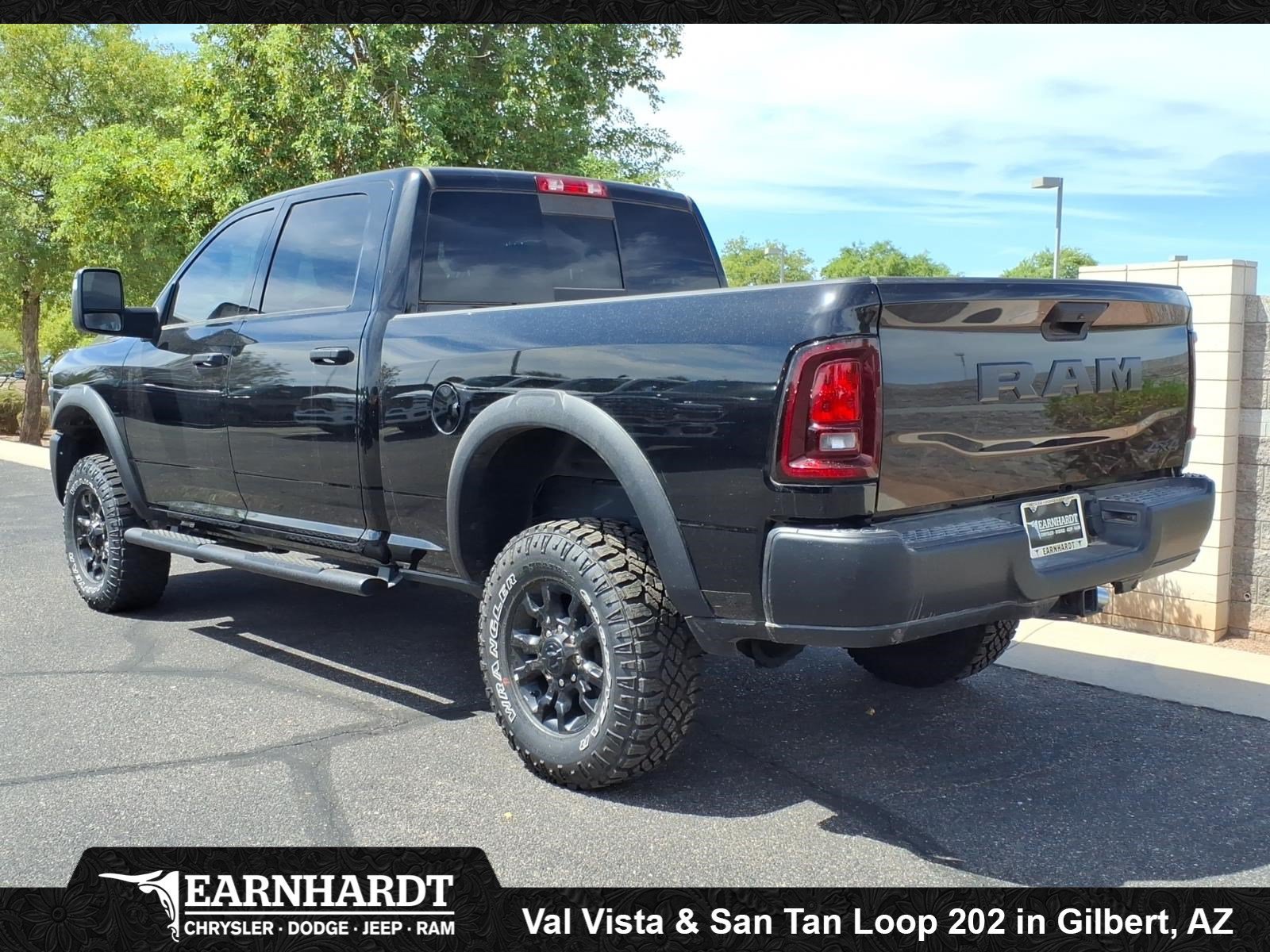 New 2026 Diamond Black Crystal Pearl-Coat Exterior Paint RAM Tradesman image 3