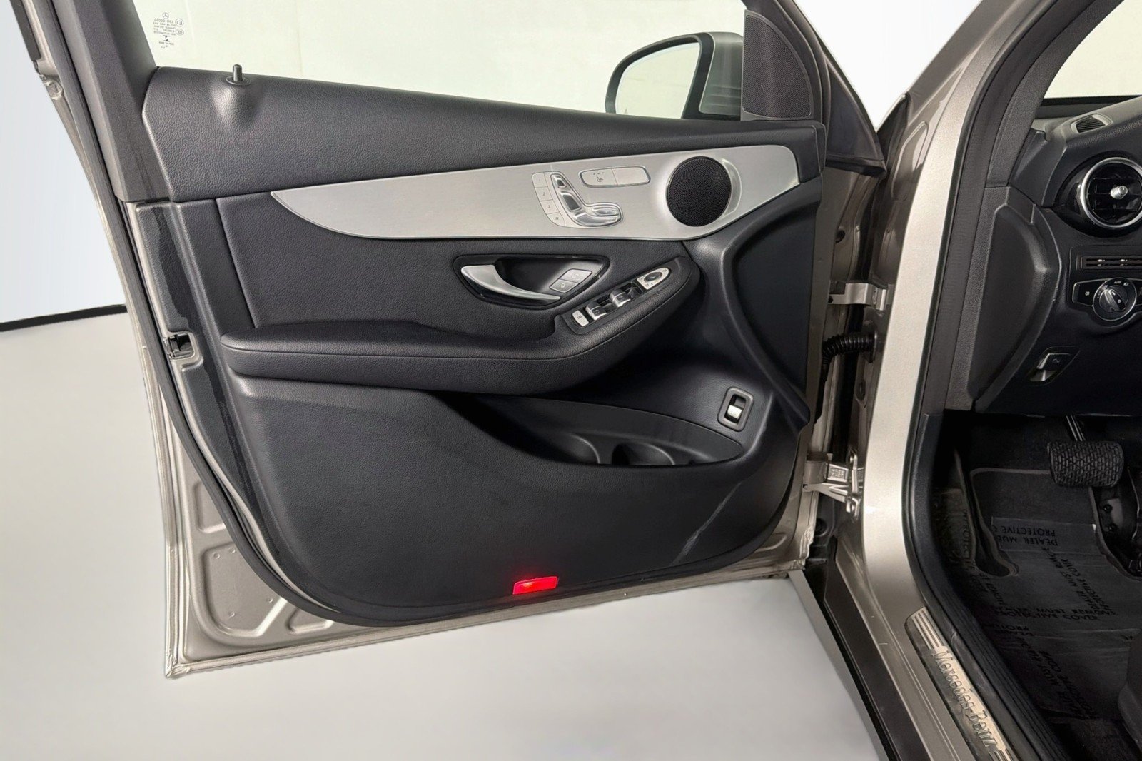 Used 2019 Mojave Silver Metallic Mercedes-Benz 300 image 22