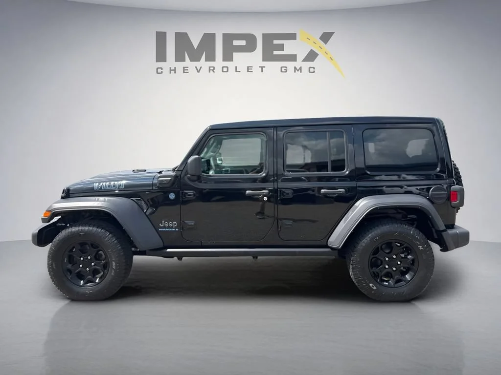 Used 2023 Black Jeep  image 2