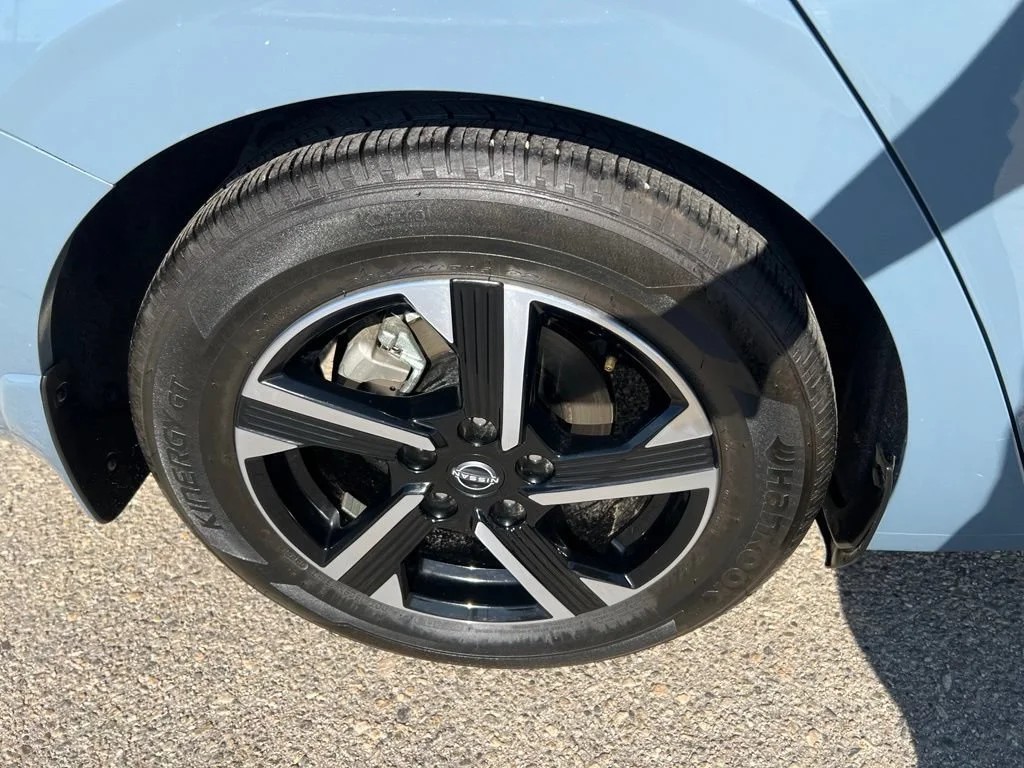Used 2025  Nissan SV image 29