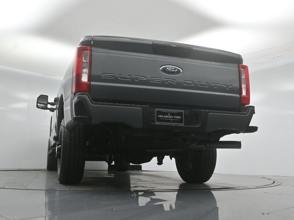 New 2026 Carbonized Gray Metallic Ford XL image 43
