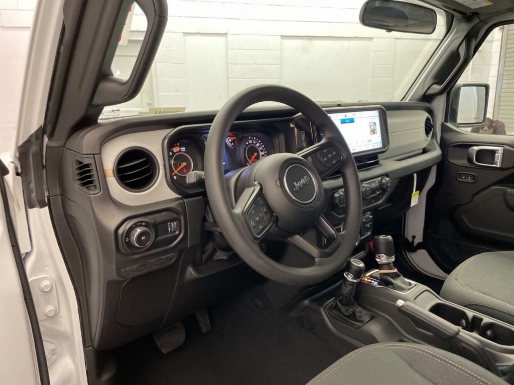 New 2026 Bright White Clear-Coat Exterior Paint Jeep Sport image 12