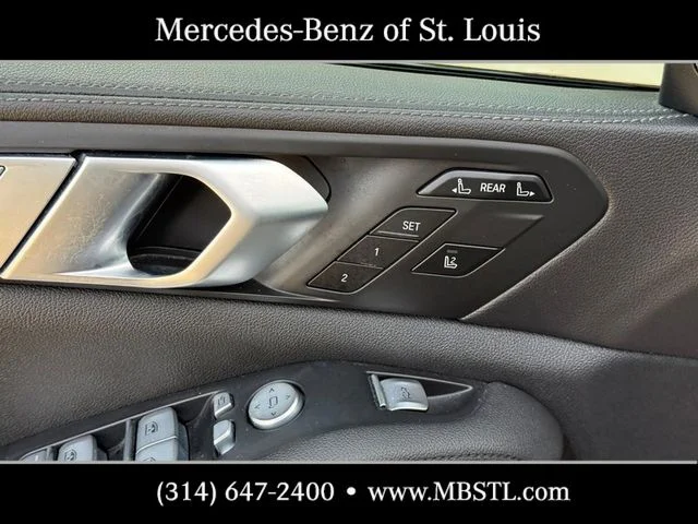 Used 2021 Black BMW xDrive40i image 18