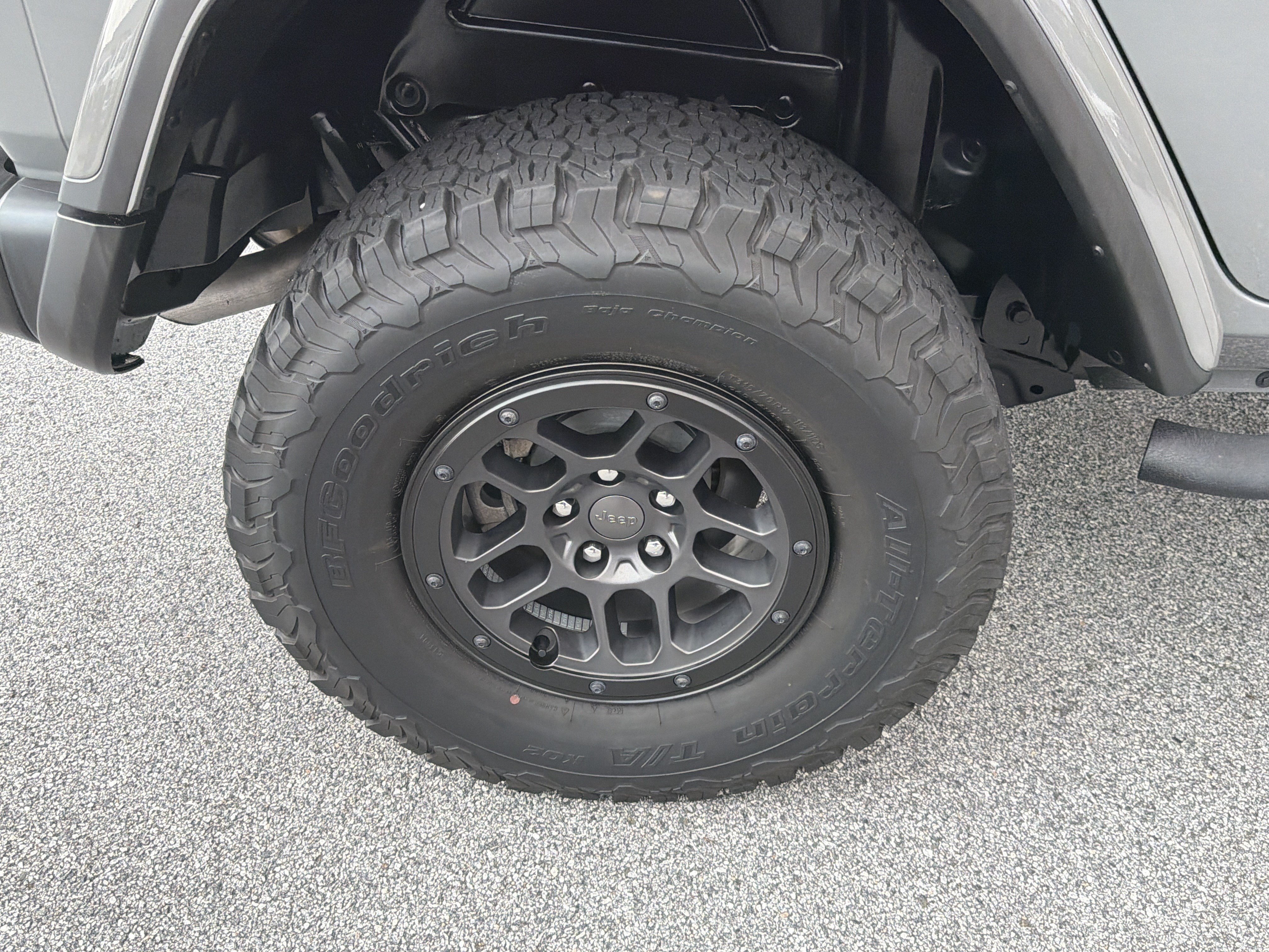 Used 2023 Sting-Gray Clearcoat Jeep Sport image 22