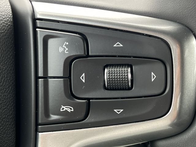 Used 2025 White Chevrolet LT image 22