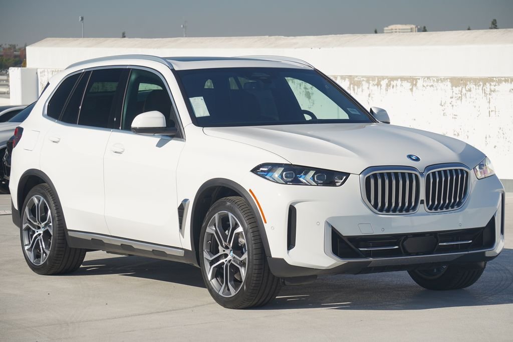 Used 2026 Alpine White BMW xDrive50e image 3