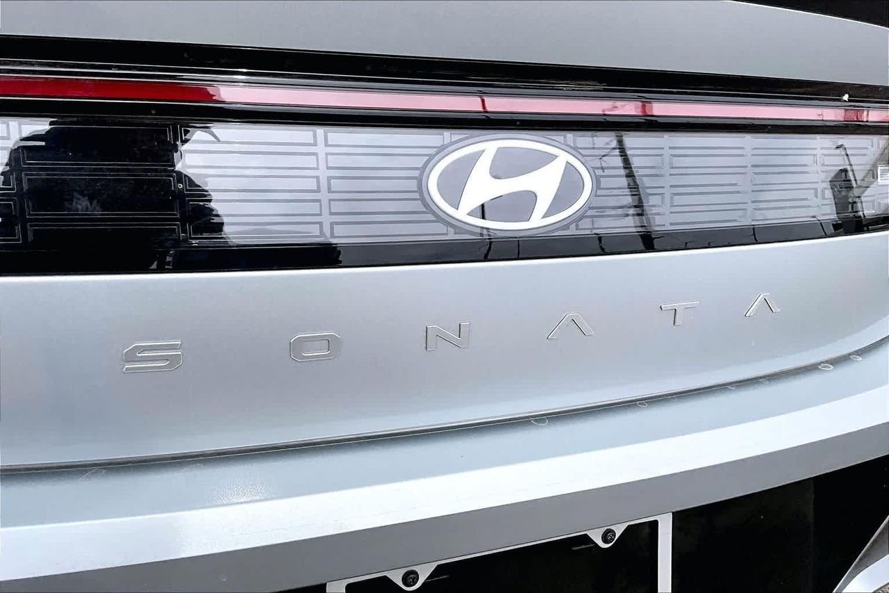 New 2026 Aero Silver Hyundai SEL Sport image 15