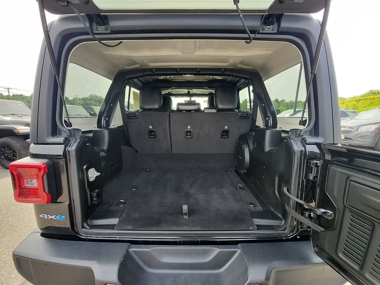 Used 2023 Black Clearcoat Jeep Sahara image 16