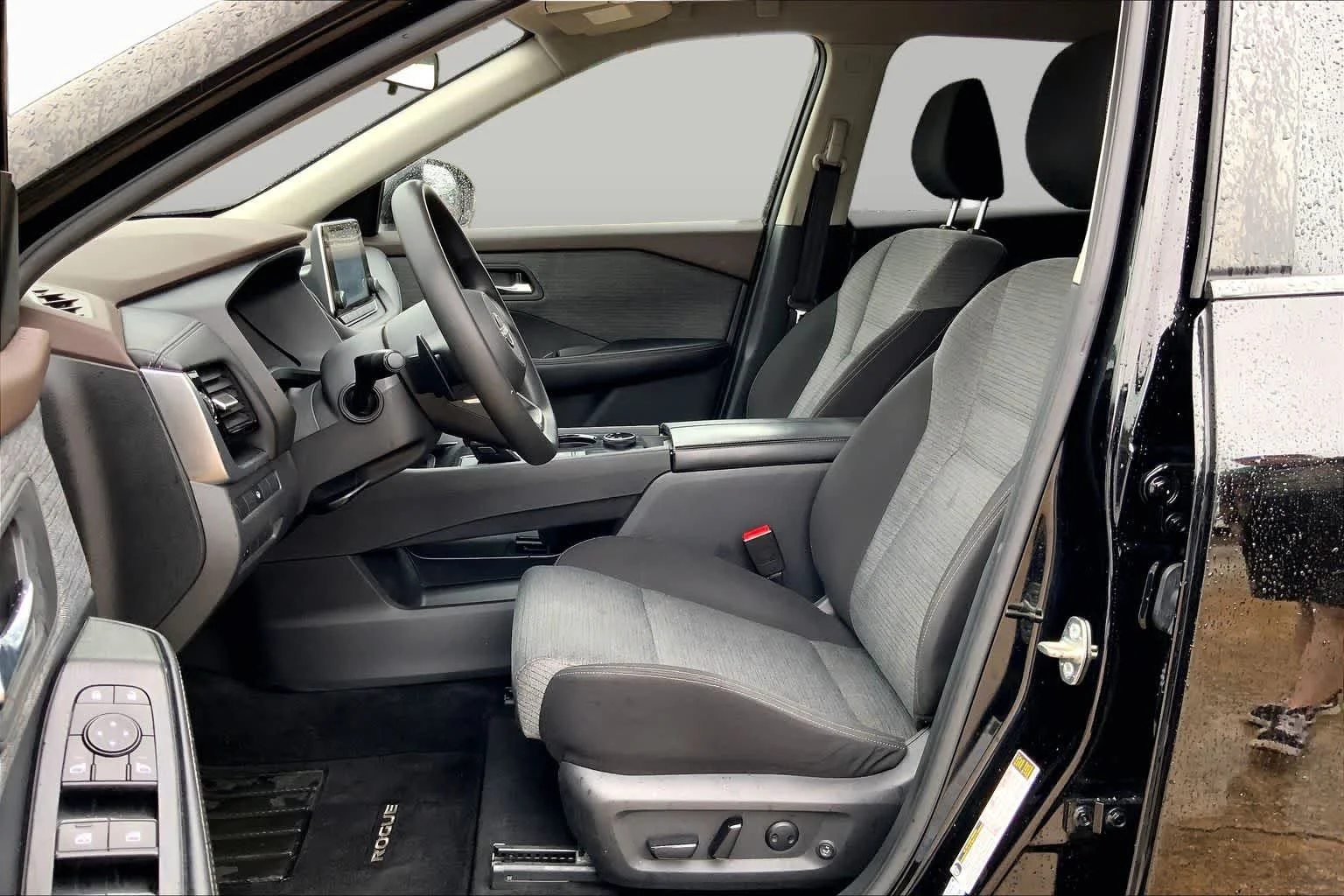 Used 2022 Super Black Nissan SV image 8