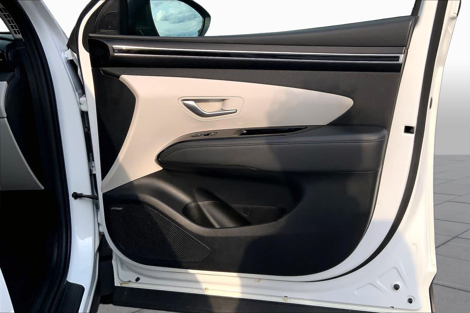 Used 2022 Quartz White Hyundai SEL image 22