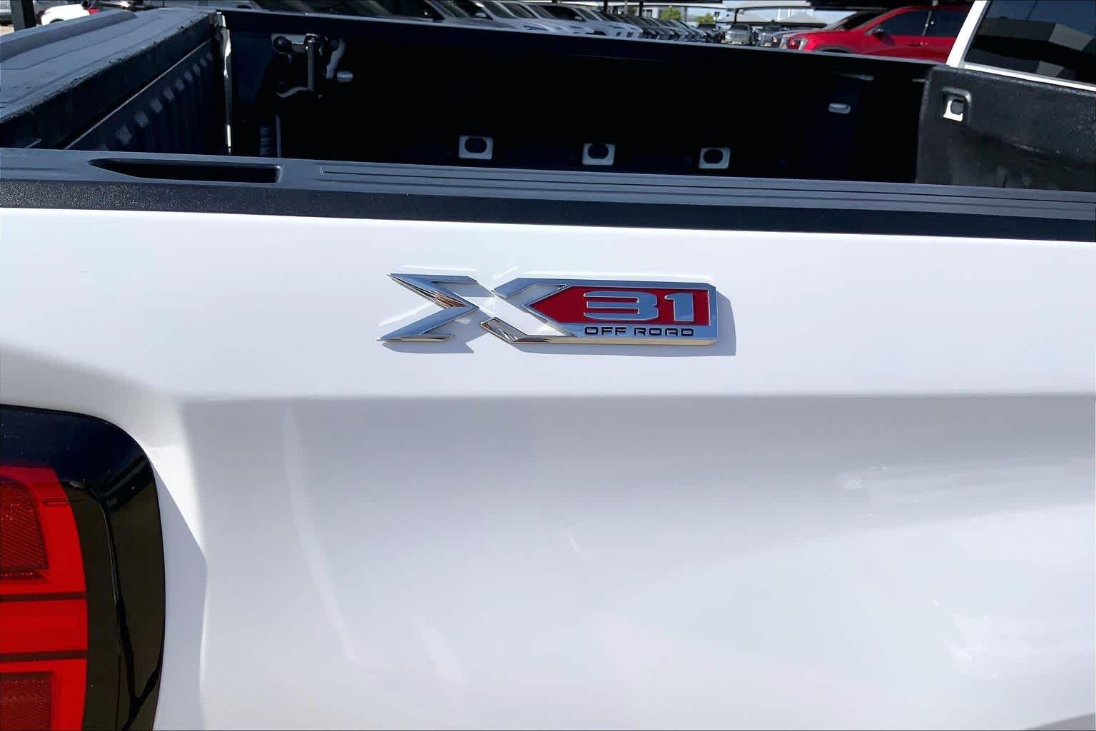 Used 2019 Summit White GMC SLT image 9
