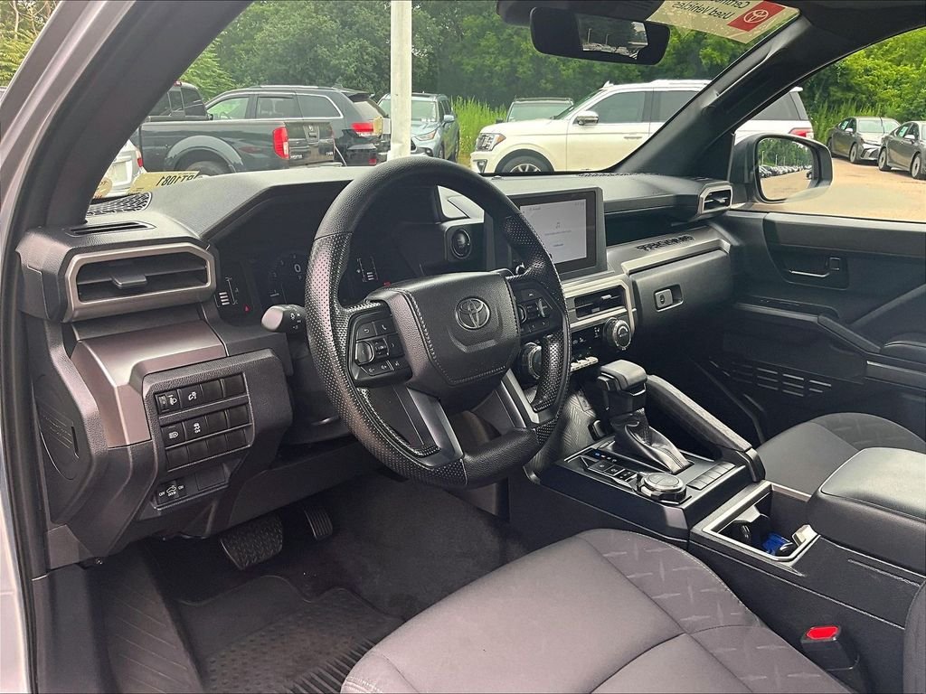 Used 2025 Silver Toyota SR5 image 8
