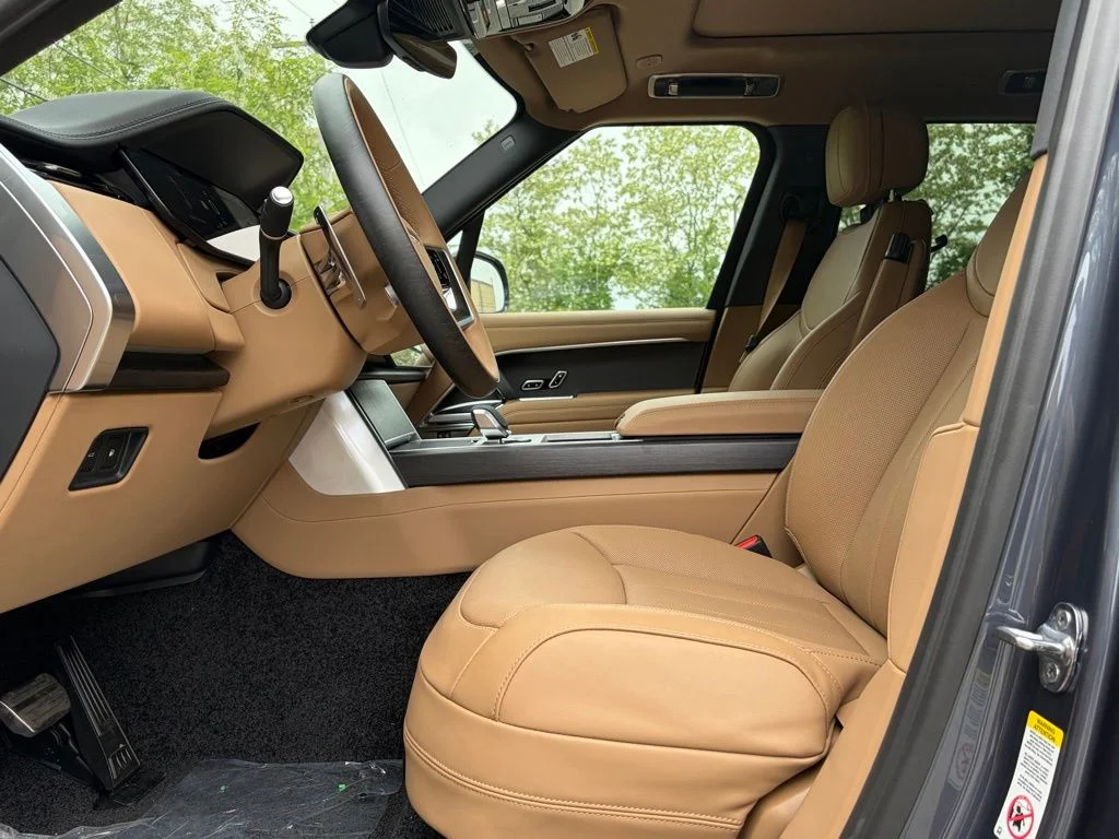 New 2026 Varesine Blue Land Rover SE image 11