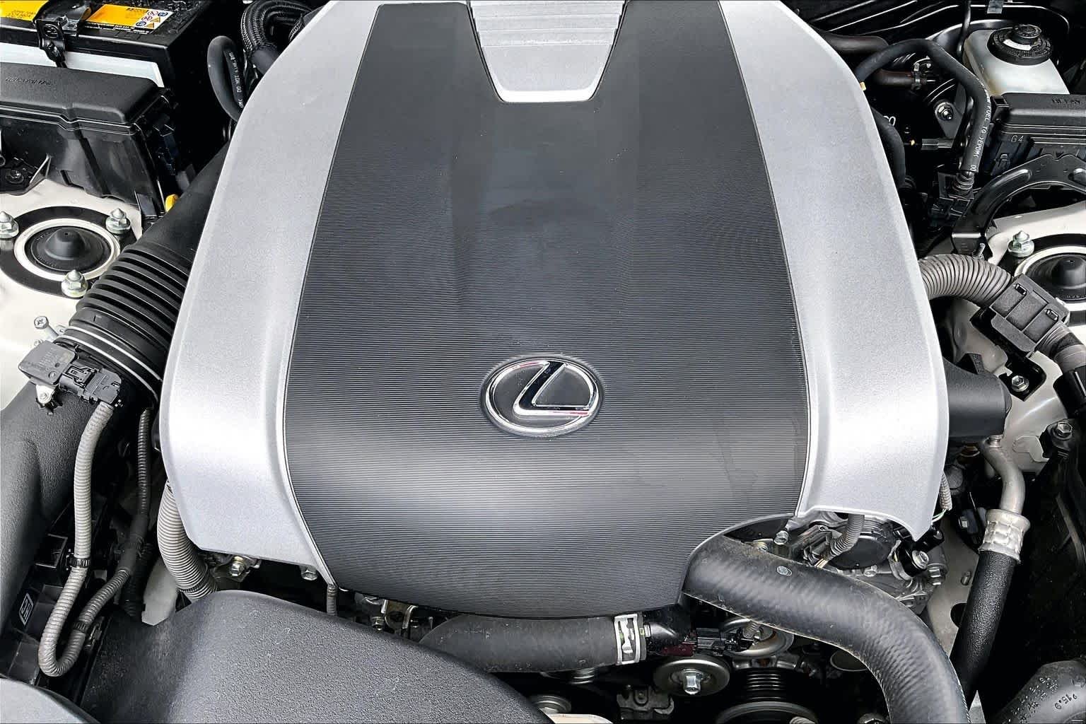 Used 2019 Eminent White Pearl Lexus  image 33