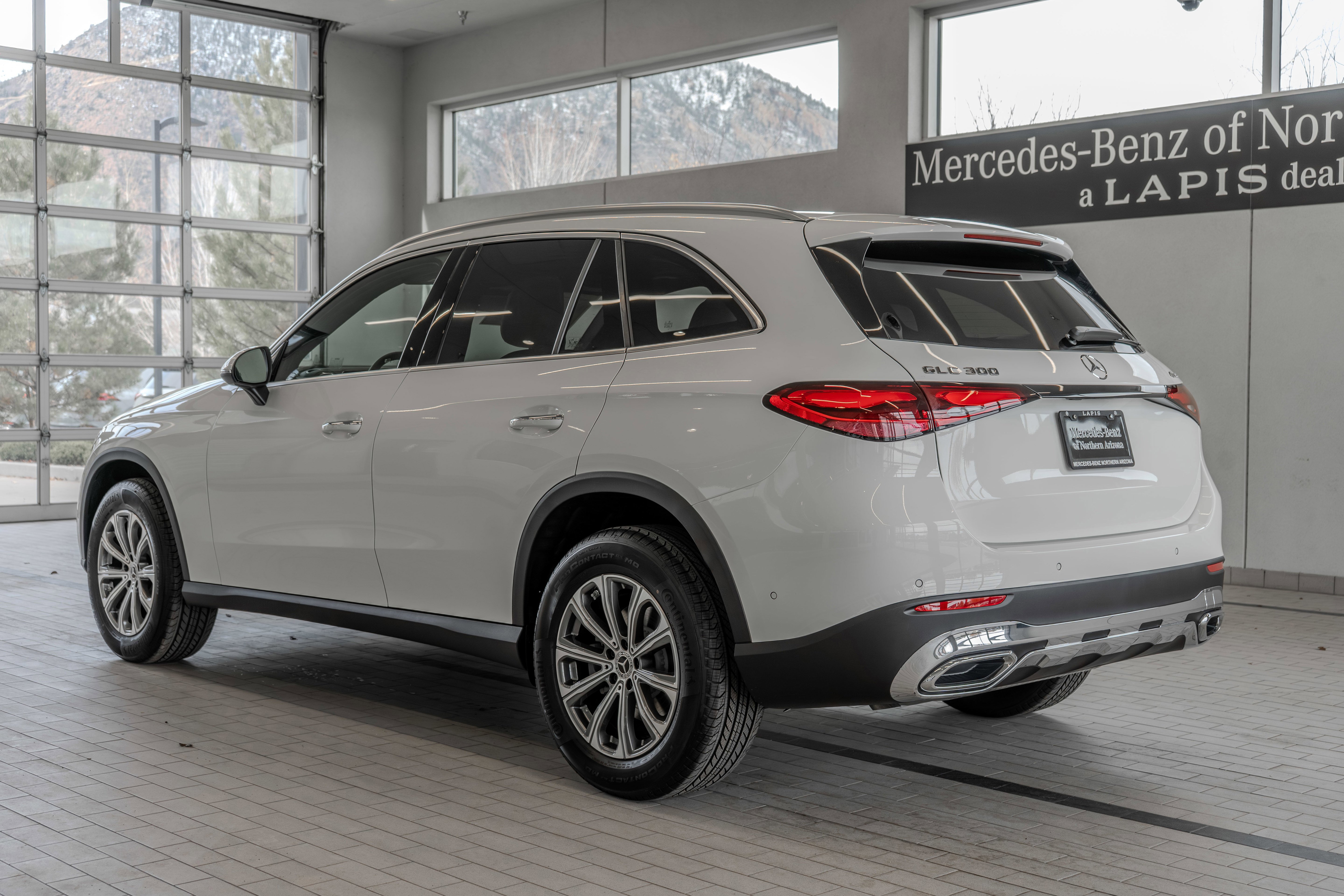 New 2026 Polar White Mercedes-Benz GLC 300 image 48