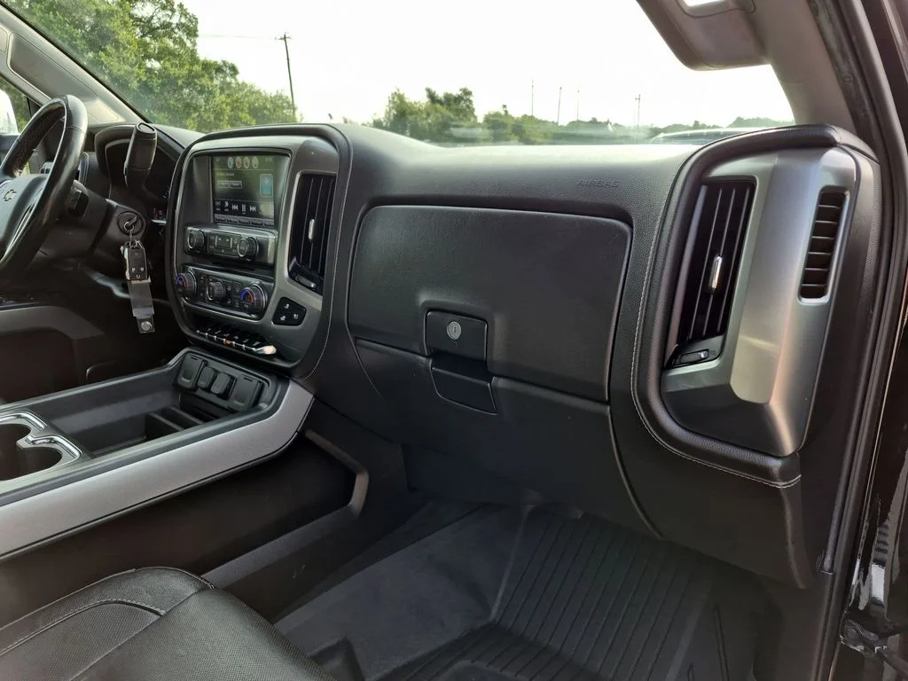 Used 2018 Black Chevrolet LTZ image 42