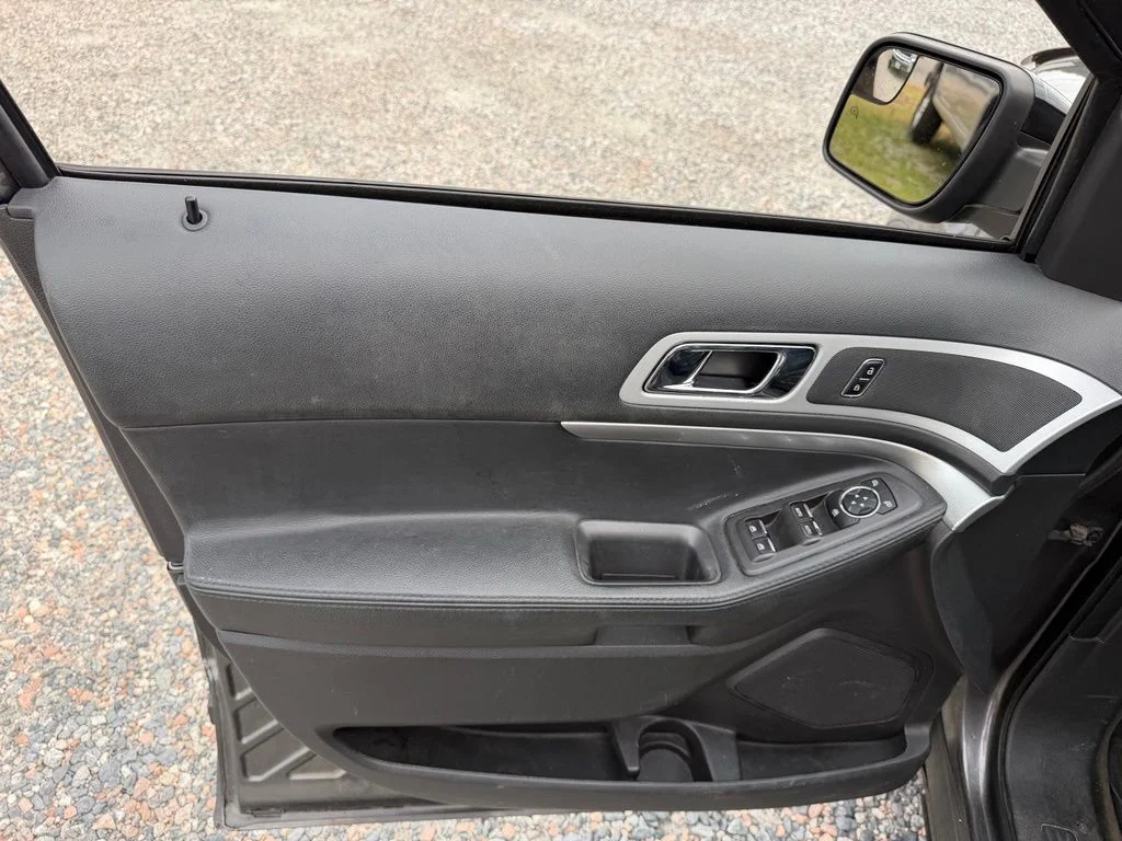 Used 2015  Ford XLT image 18