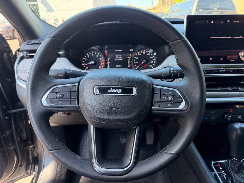 Used 2024  Jeep Latitude image 24