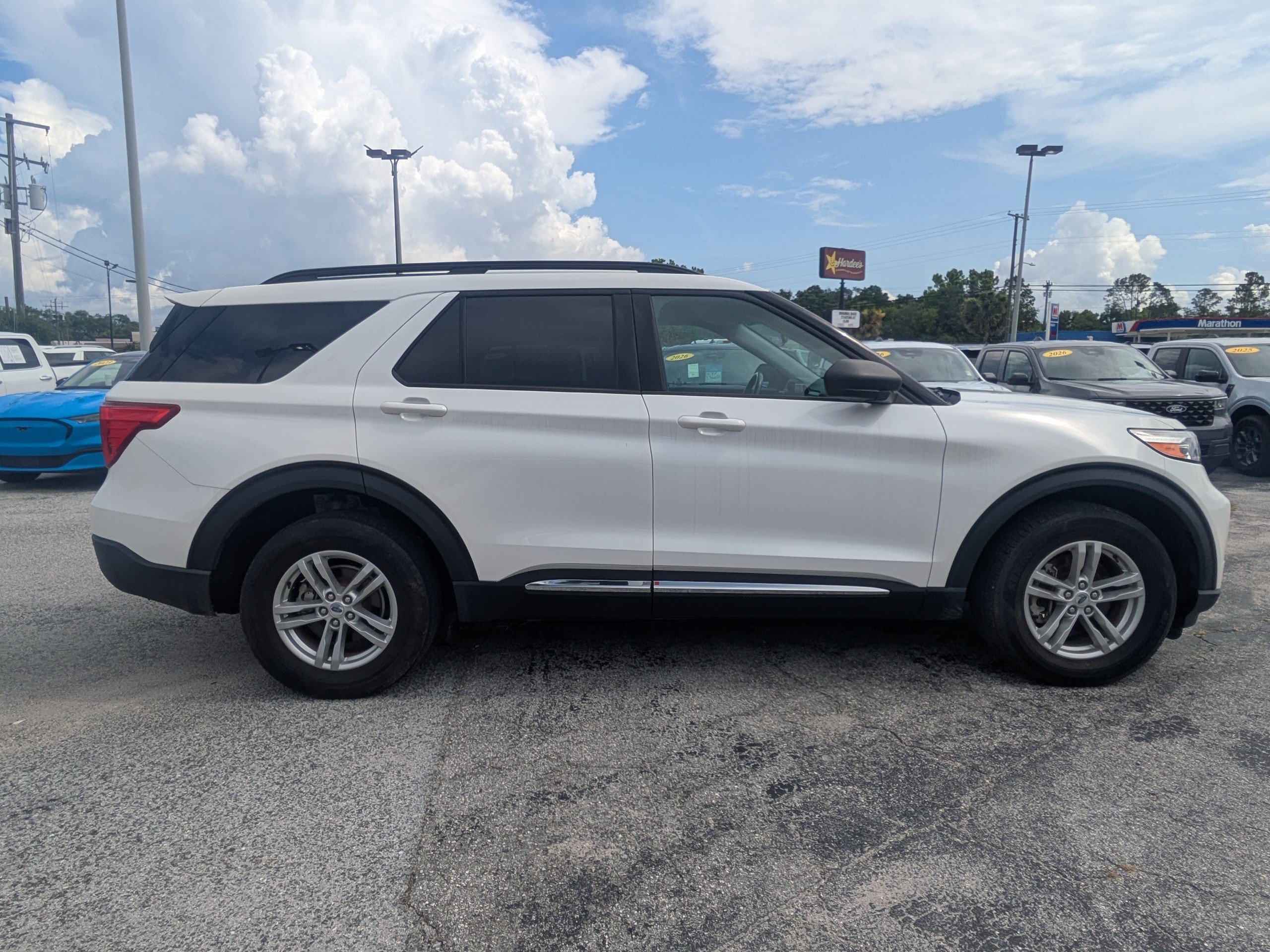 Used 2022 White Ford XLT image 3