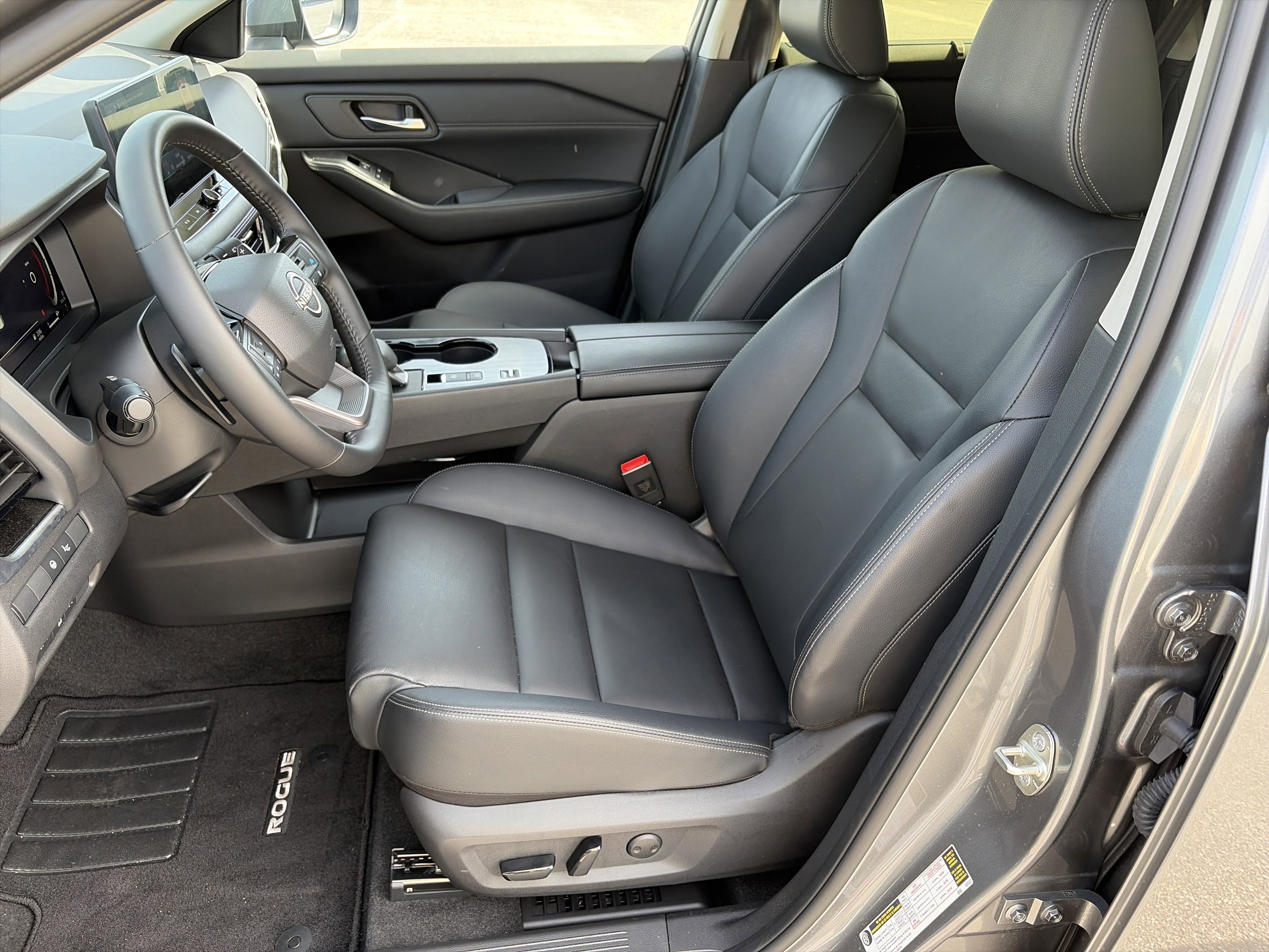 2025 Nissan Rogue SL - Photo 20