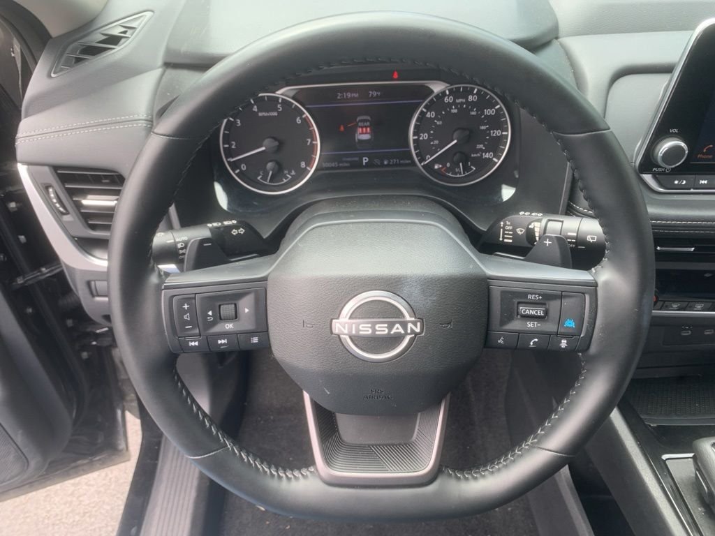 Used 2025 Super Black Nissan SV image 10