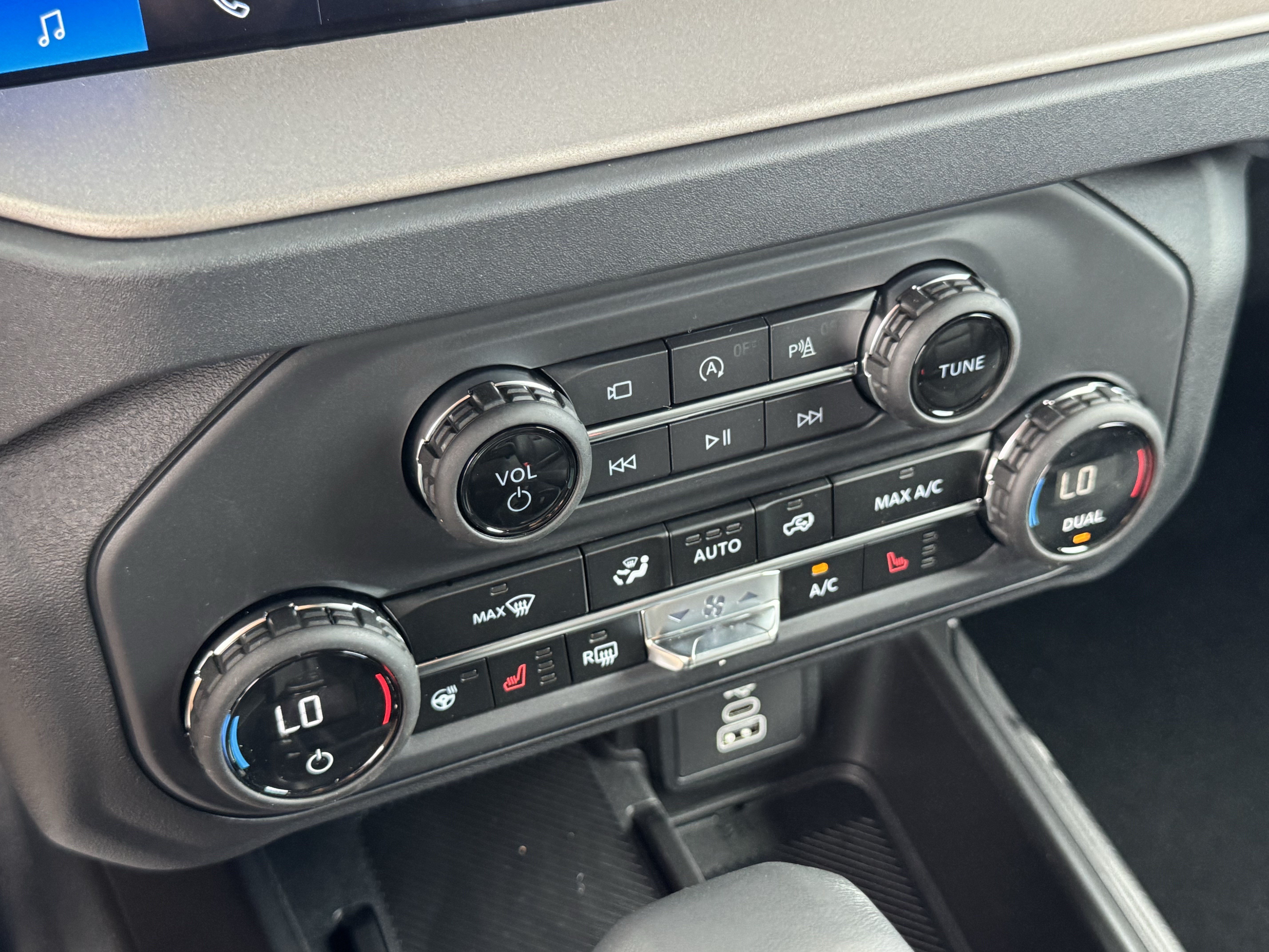 New 2026 Avalanche Ford Outer Banks image 14