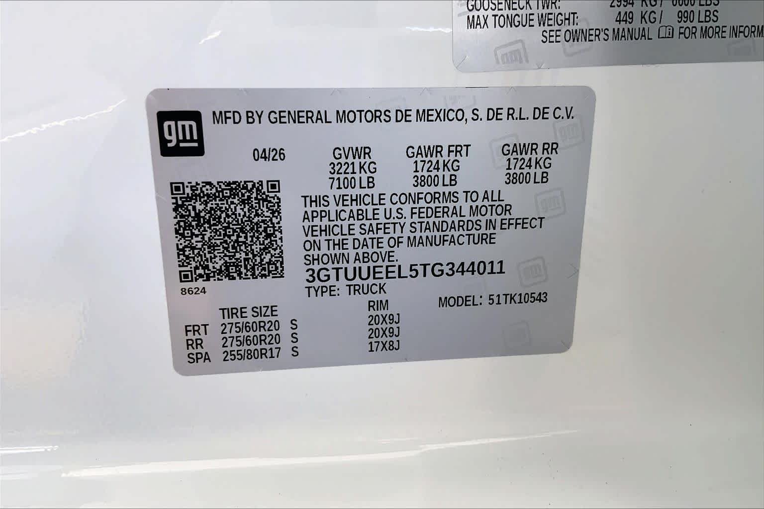 Used 2026 Summit White GMC AT4 image 37