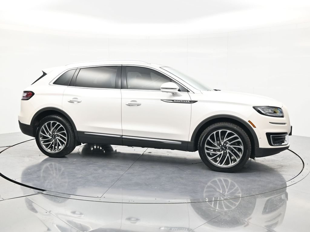 Used 2019 White Platinum Clearcoat Metallic Lincoln Reserve image 4